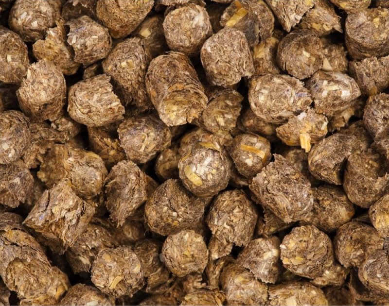 Straw pellets are a natural litter or bedding that rot down well